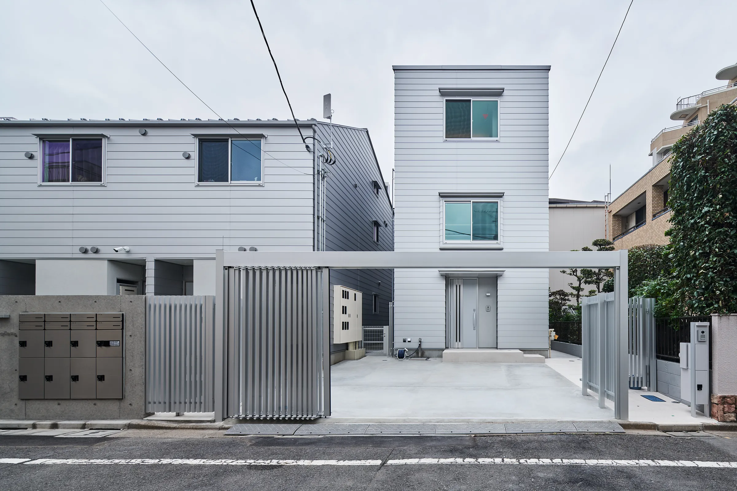 Higashijujo House