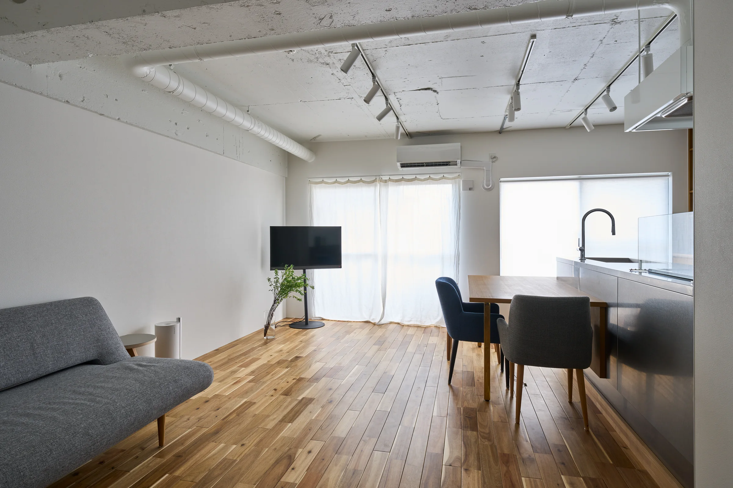 Nishigotanda House with interior 写真 9