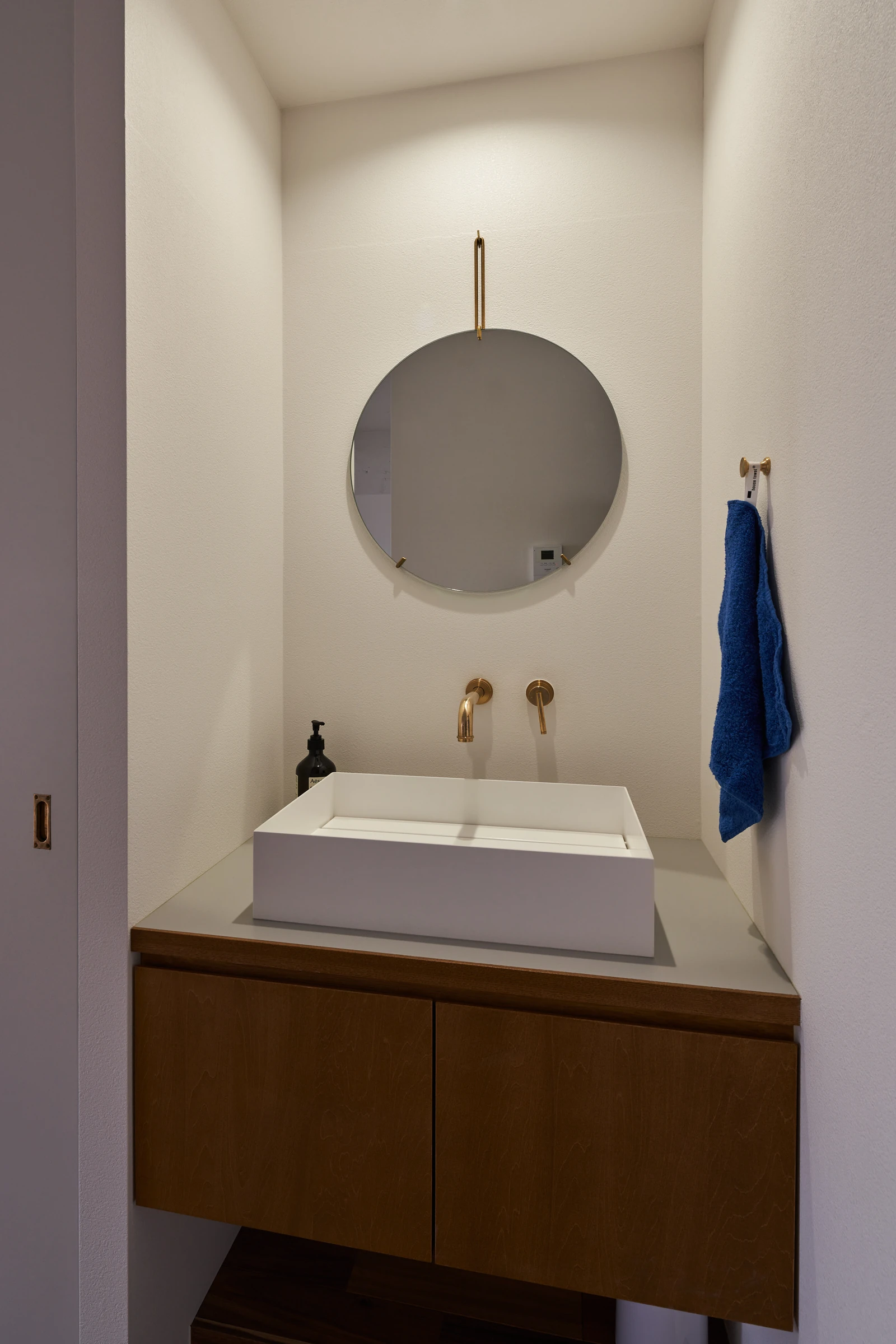 Nishigotanda House with interior 写真 10