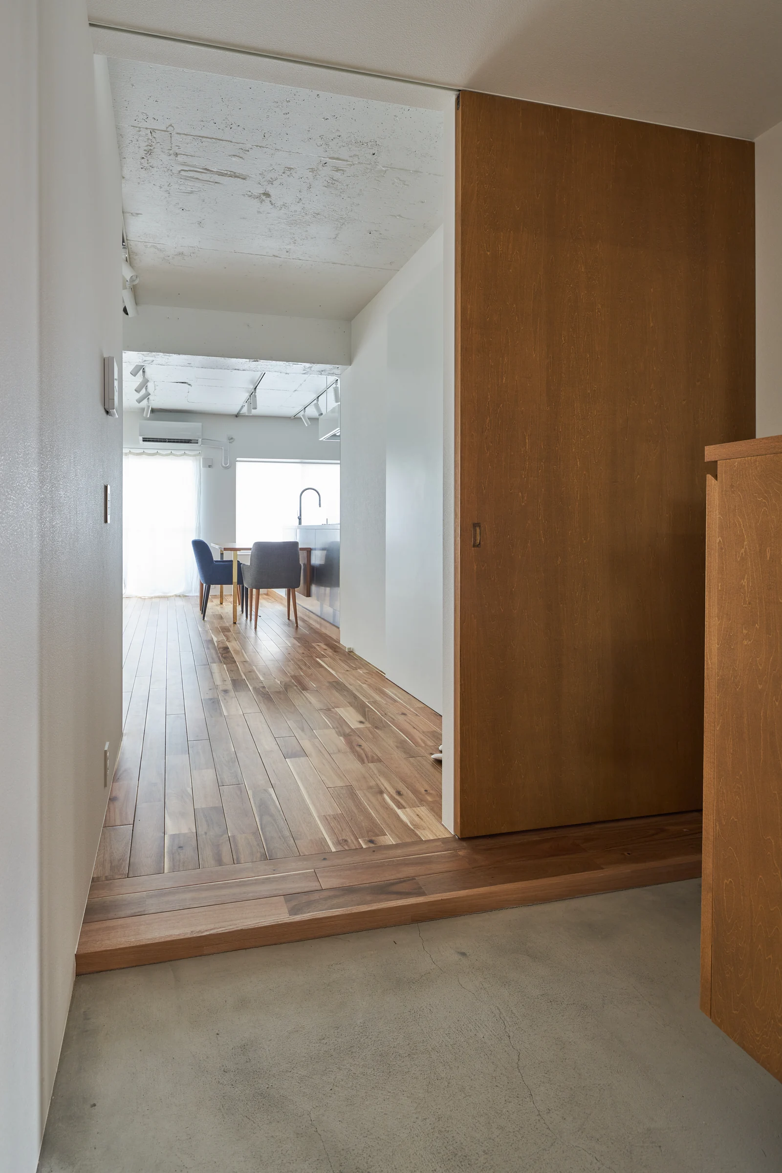 Nishigotanda House with interior 写真 16