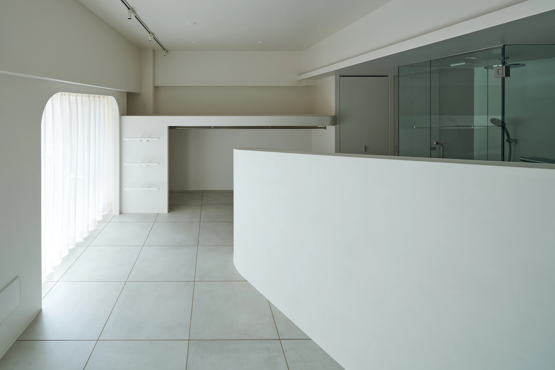 白傾/White Spiral/2001: A Space Odyssey 写真 3